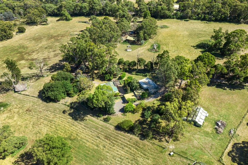 Click to view all images 380 Catherdral Lane Taggerty VIC 3714 - Image 2