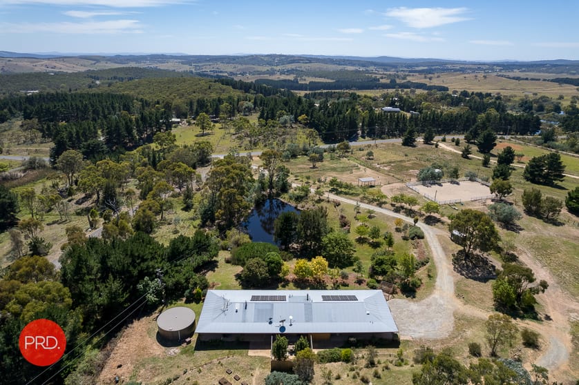 Click to view all images 220 Bingley Way Wamboin NSW 2620 - Image 2
