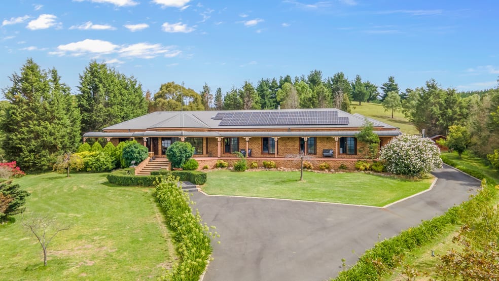 Click to view all images 2 Pine Grove Avenue Wallerawang NSW 2845 - Image 2