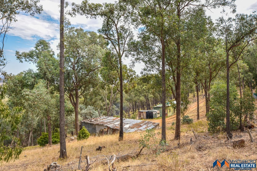 Click to view all images 124 Yarrabee Road Markwood VIC 3678 - Image 3