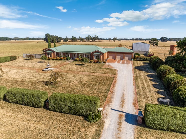 Click to view all images 213 Black Swamp Road Pootilla VIC 3352 - Image 2