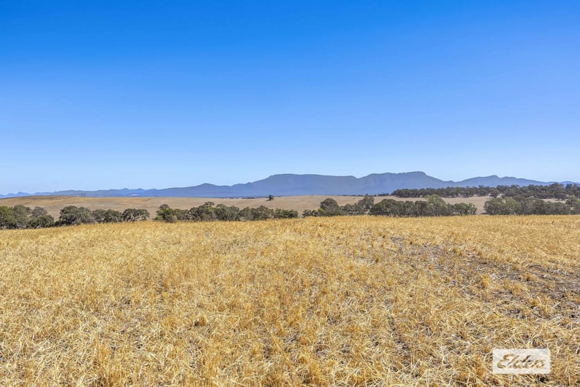 Click to view all images 6A,6B,6A1 Burrumbeep Road Willaura North VIC 3379 - Image 2