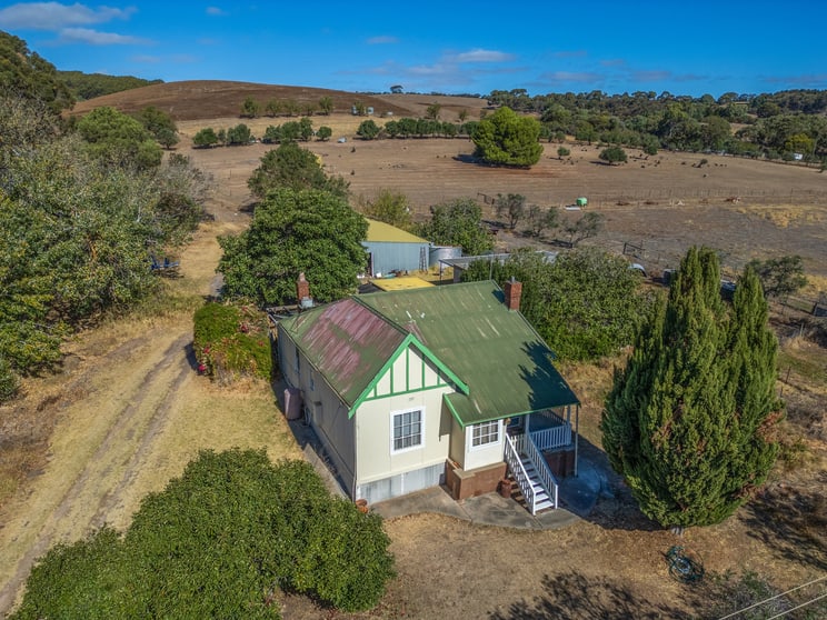 Click to view all images 134 Edwards Road Willunga SA 5172 - Image 1