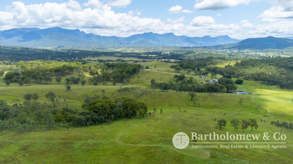 Click to view all images 289 Broad Gully Road Croftby QLD 4310 - Image 1