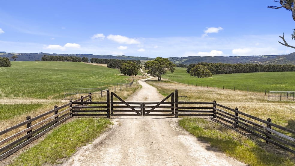Click to view all images 228 Hutchinson Road Hindmarsh Valley SA 5211 - Image 1