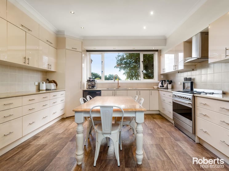 Click to view all images 300 Flowery Gully Road Flowery Gully TAS 7270 - Image 2
