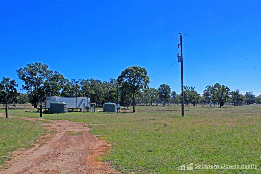 Click to view all images 393 Reedy Creek Road Thanes Creek QLD 4370 - Image 1