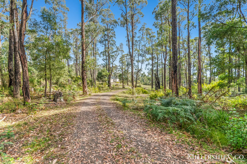 Click to view all images 180 National Park Road Kinglake West VIC 3757 - Image 1