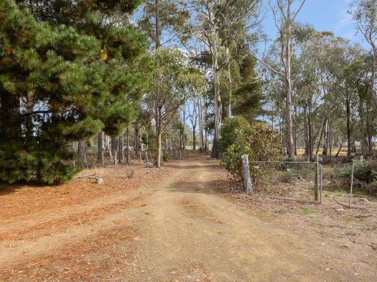 Click to view all images 2277 Tunnack Road Tunnack TAS 7120 - Image 3