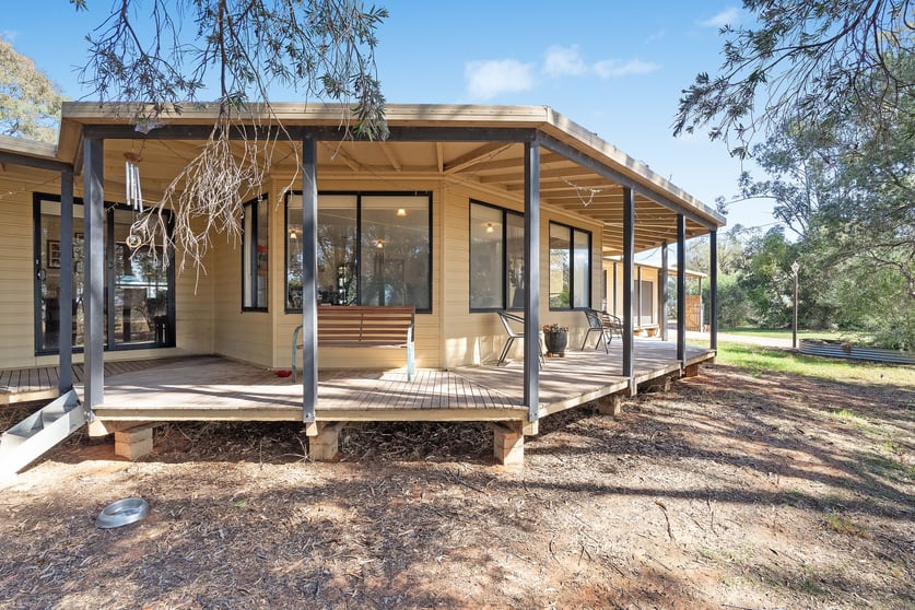 Click to view all images 73 Brown Road Leeton NSW 2705 - Image 3
