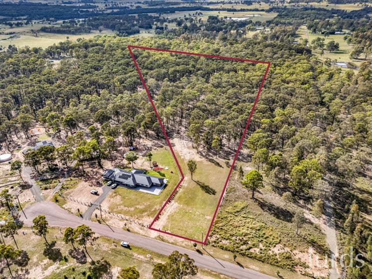 Click to view all images 42 Green Grove Sedgefield NSW 2330 - Image 3