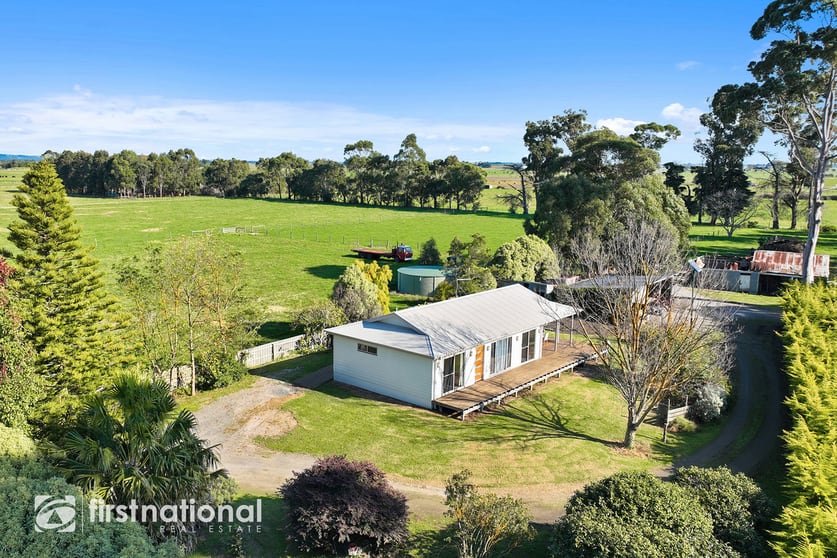 Click to view all images 350 Bunyip-Modella Road Iona VIC 3815 - Image 2