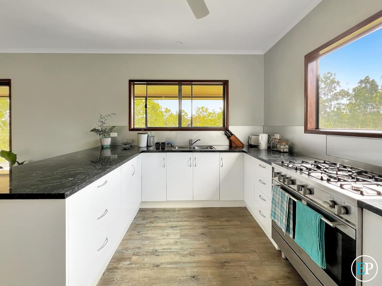 Click to view all images 281 Wild River Road Millstream QLD 4888 - Image 2