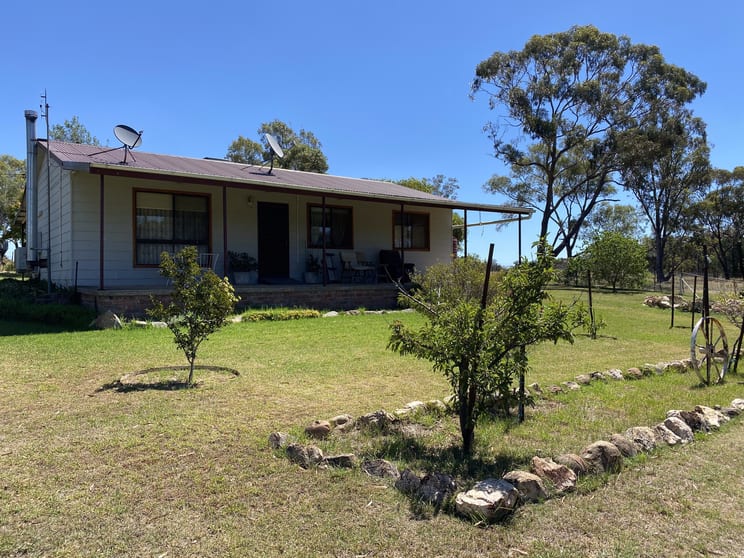Click to view all images 41 White Street Bethungra NSW 2590 - Image 1