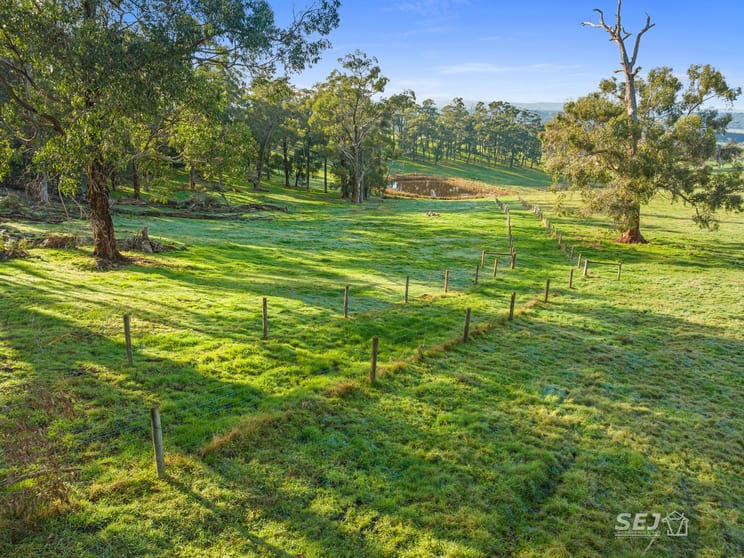 Click to view all images 200 Armstrongs Road Meeniyan VIC 3956 - Image 2