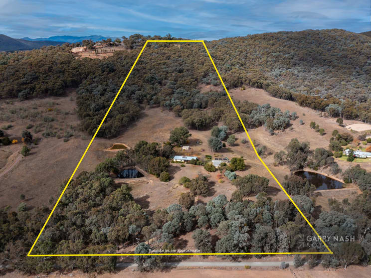 Click to view all images 111 Gibbs Lane Moyhu VIC 3732 - Image 2