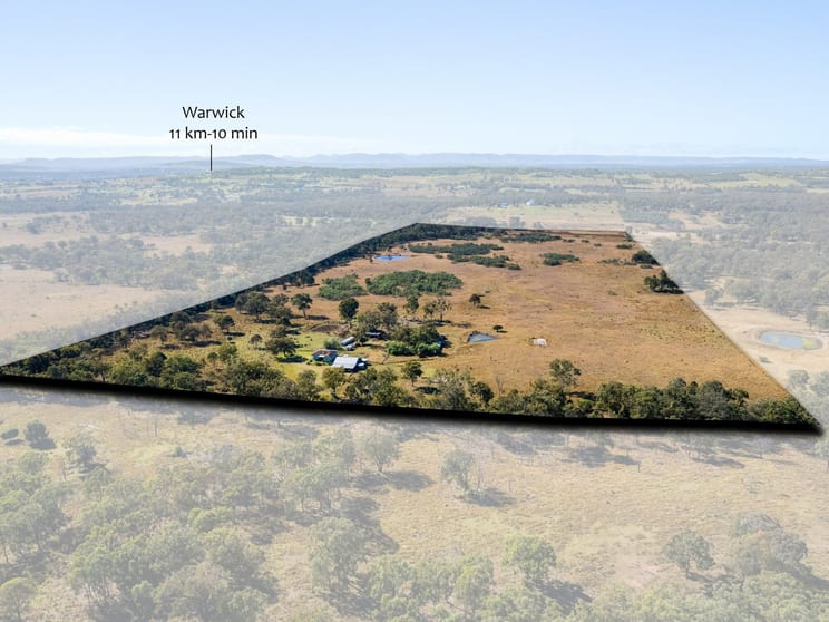 Click to view all images 105 Ford Road Rosenthal Heights QLD 4370 - Image 1