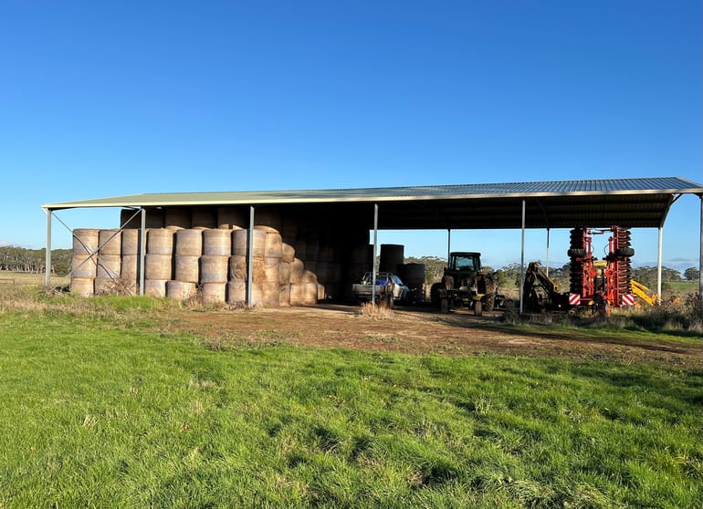 Click to view all images 133 Soundrys Road Elingamite VIC 3266 - Image 3