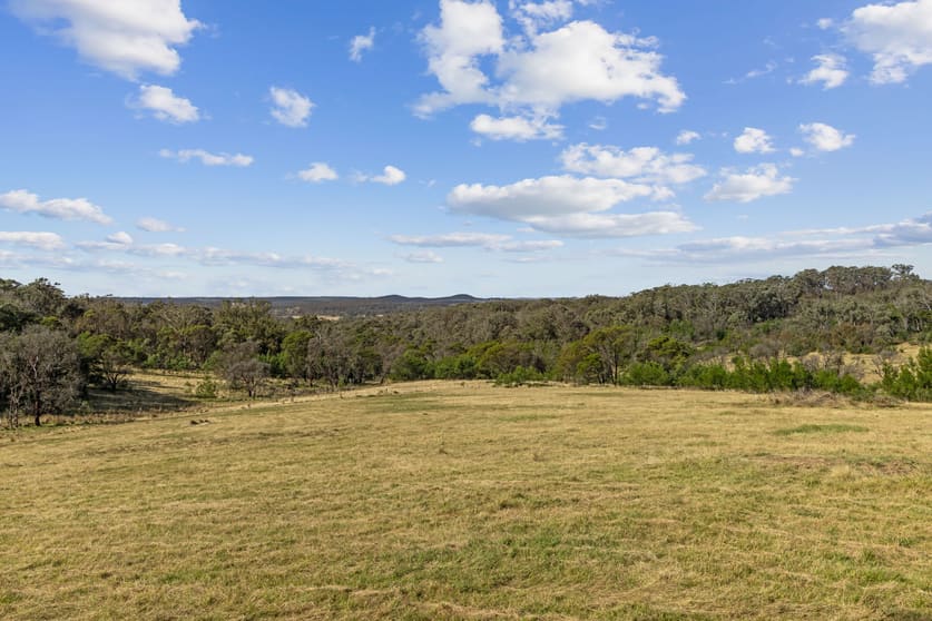 Click to view all images 441 Red Hills Road Marulan NSW 2579 - Image 2
