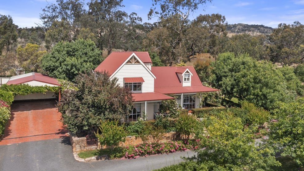 Click to view all images 182 Upton Road Avenel VIC 3664 - Image 2