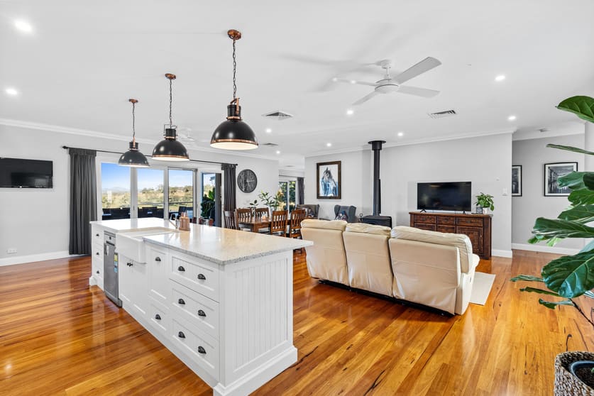 Click to view all images 7 Bakewell Circuit Scone NSW 2337 - Image 2