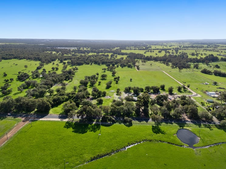 Click to view all images 662 Clifton Road Brunswick WA 6224 - Image 3