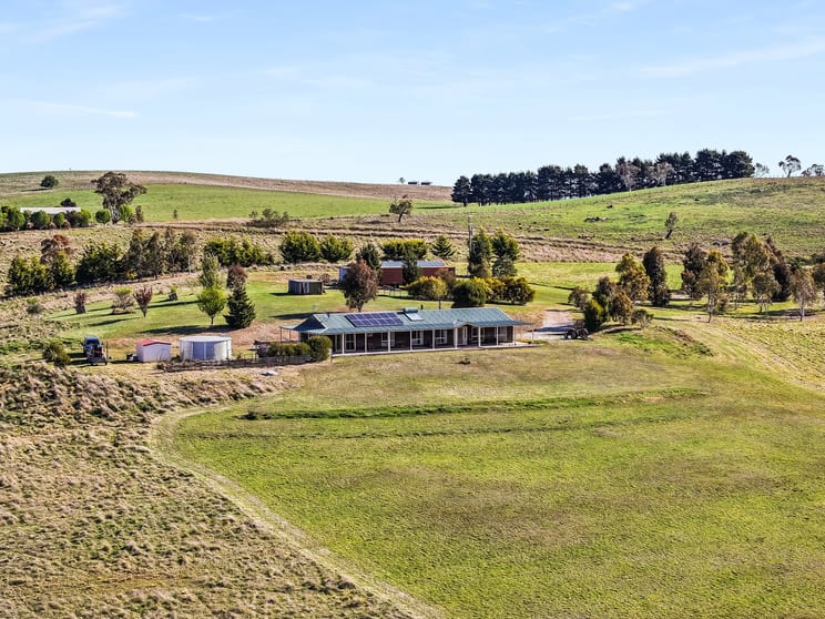Click to view all images 105 Fisher Road Currawang NSW 2580 - Image 1