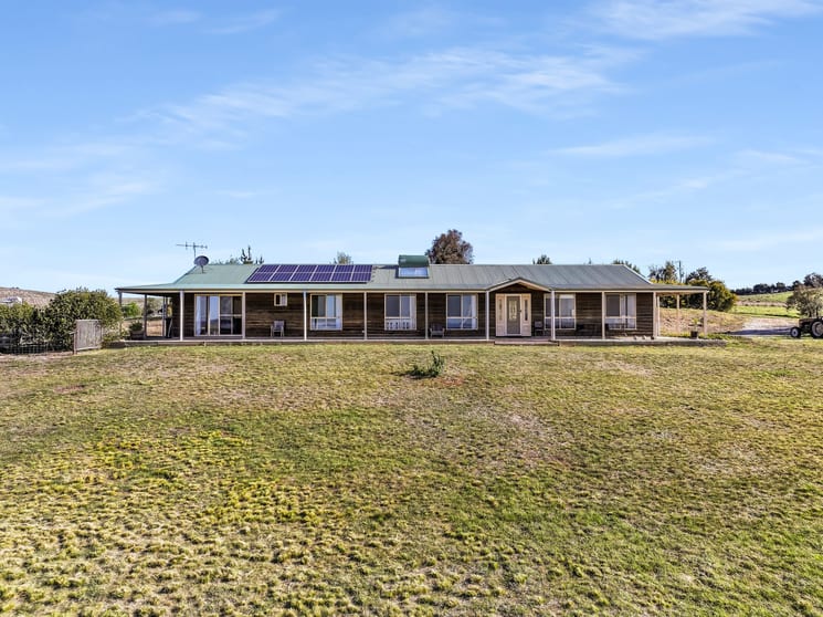 Click to view all images 105 Fisher Road Currawang NSW 2580 - Image 3