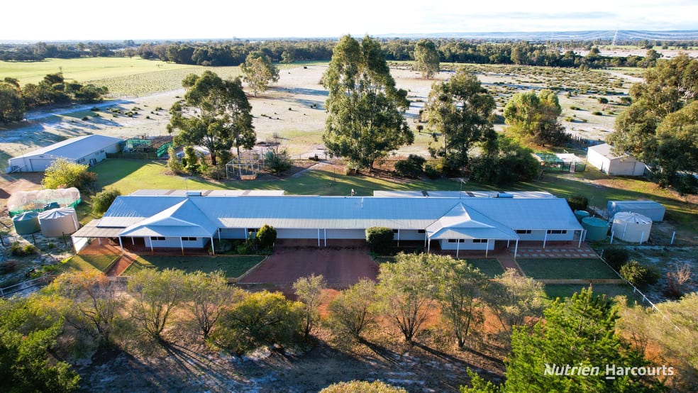 Click to view all images 30 Muckenburra Road Muckenburra WA 6503 - Image 1