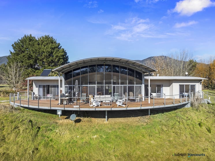 Click to view all images 486 Goulburn Valley Highway Eildon VIC 3713 - Image 3