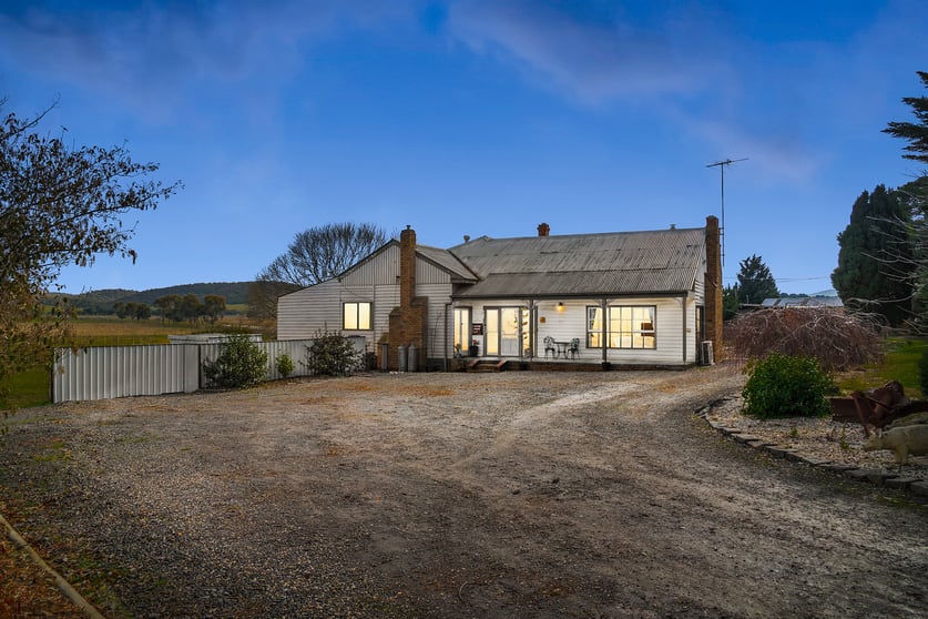 Click to view all images 395 Wallan Road Whittlesea VIC 3757 - Image 1