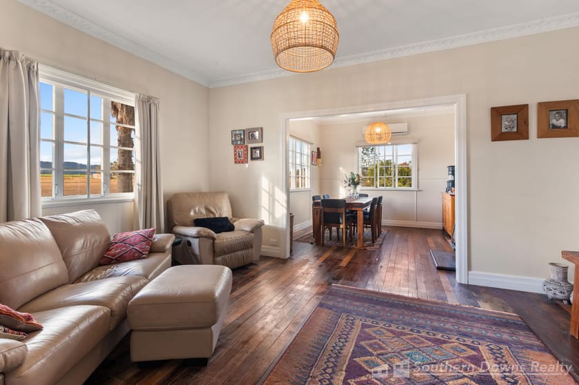 Click to view all images 98 L Mauchs Road Yangan QLD 4371 - Image 1