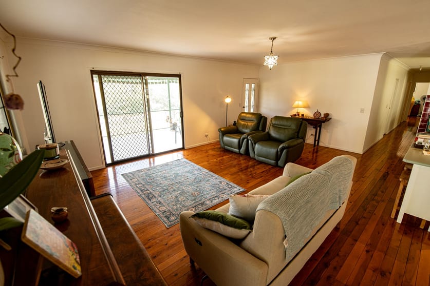 Click to view all images 146 RETTKE ROAD Swanfels QLD 4371 - Image 3