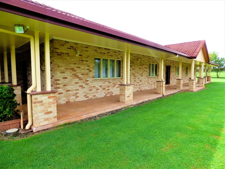 Click to view all images 173 Martin Avenue Mareeba QLD 4880 - Image 3