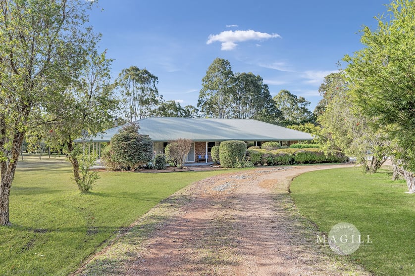Click to view all images 211 Long Point Drive Lake Cathie NSW 2445 - Image 3