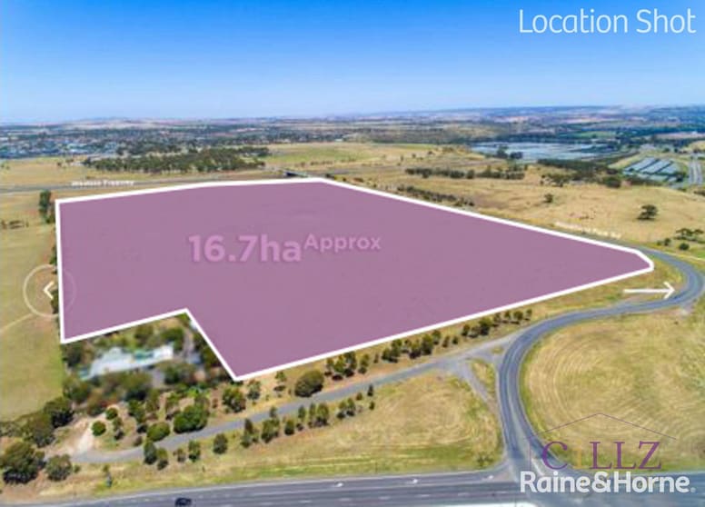 Click to view all images 1 Hopetoun Park Road Hopetoun Park VIC 3340 - Image 3