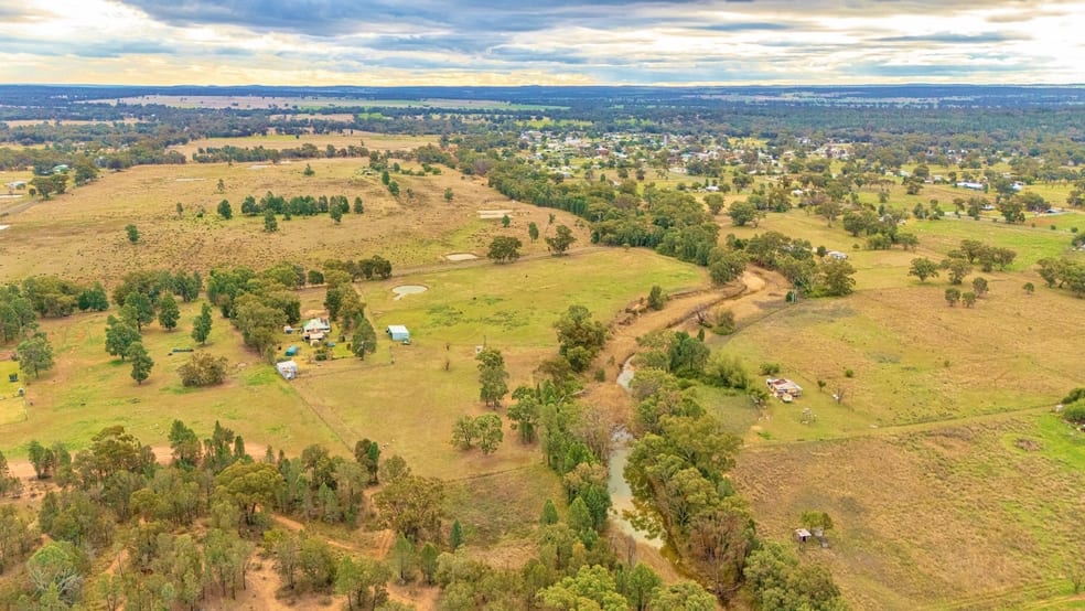 Click to view all images 53 Yarrow Road Mendooran NSW 2842 - Image 2