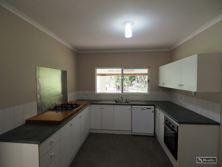Click to view all images 18 Meuanbah Road Bombeeta QLD 4871 - Image 2