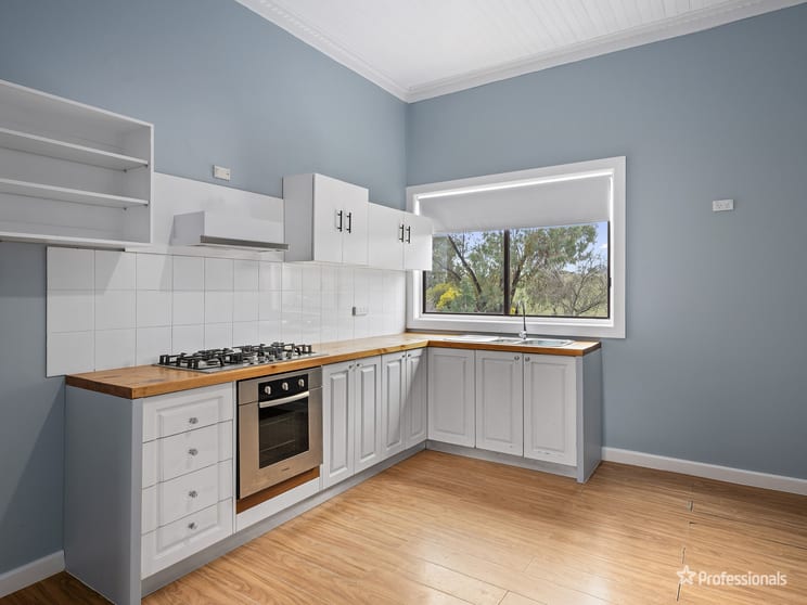 Click to view all images 3320 Sunraysia Highway Stuart Mill VIC 3477 - Image 2