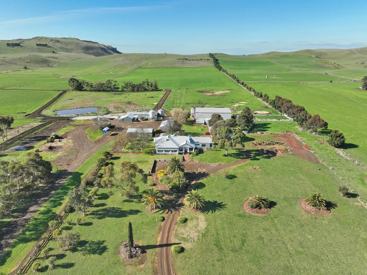 Click to view all images 1330 Corangamite Lake Road Alvie VIC 3249 - Image 1