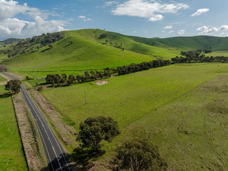 Click to view all images Spring Hill Nangus Road Gundagai NSW 2722 - Image 2