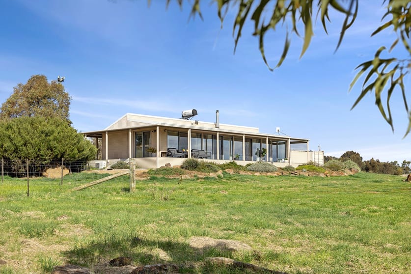 Click to view all images 90 Knight Road Mia Mia VIC 3444 - Image 2