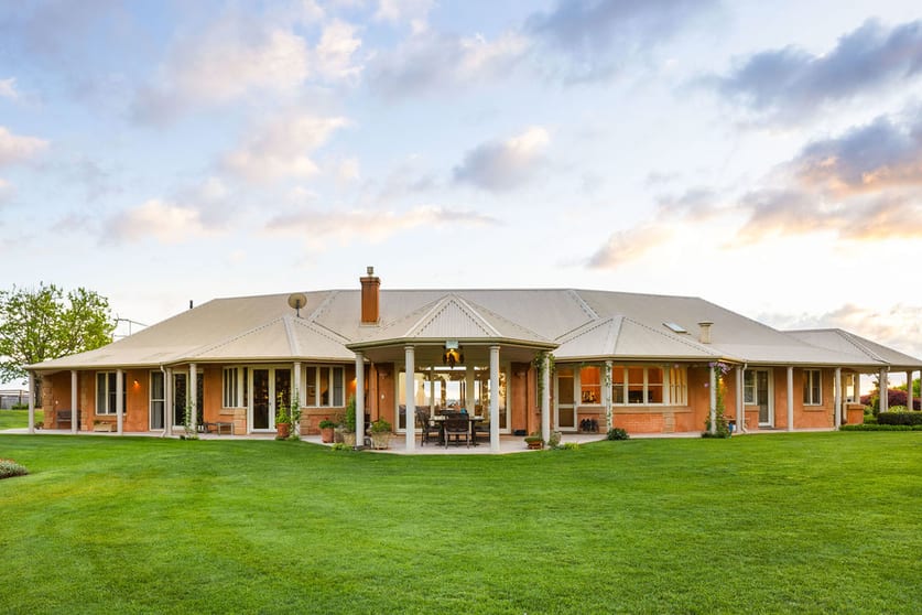 Click to view all images Moss Vale NSW 2577 - Image 1