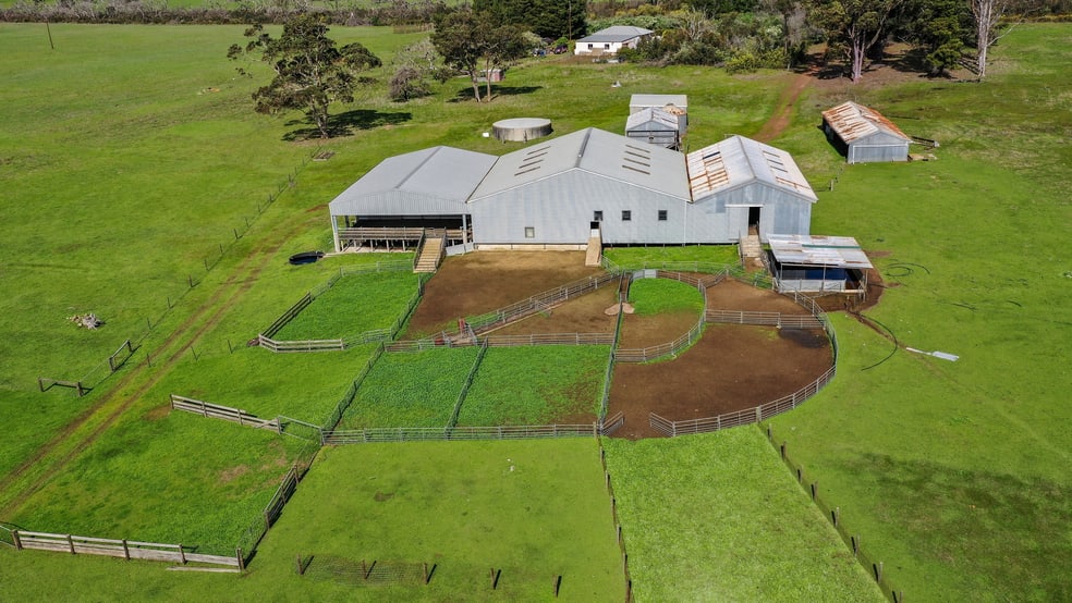 Click to view all images 2060 East West One Highway Seddon SA 5223 - Image 1