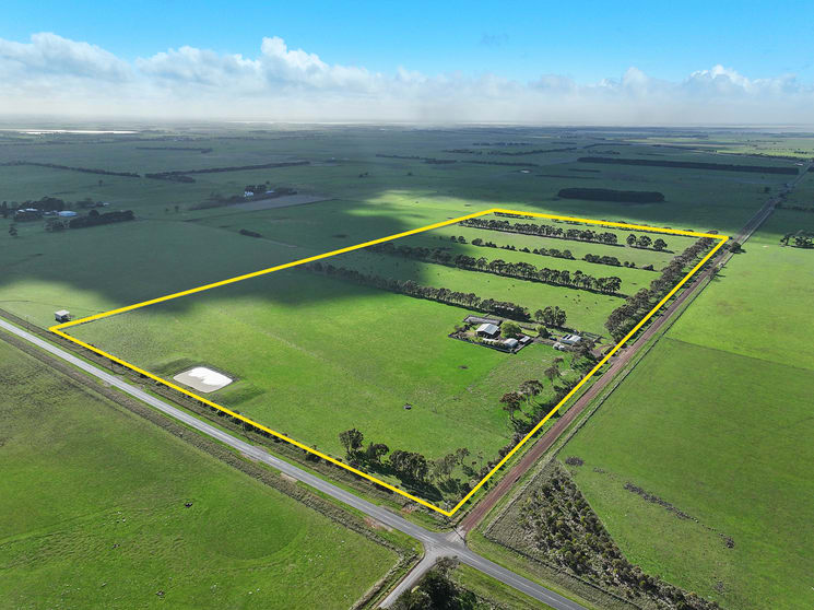 Click to view all images 31 Mount Myrtoon Lane Kariah VIC 3260 - Image 2