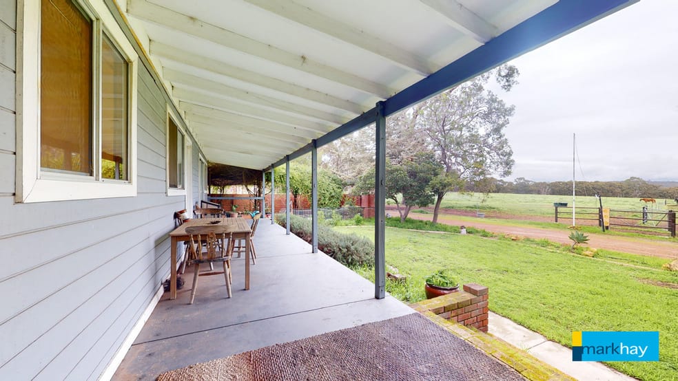 Click to view all images 263 Refractory Road Bakers Hill WA 6562 - Image 3