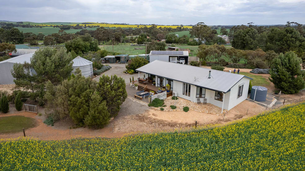 Click to view all images 24 Schirmer Rd Saddleworth SA 5413 - Image 2