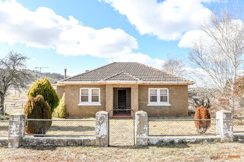Click to view all images "Spring Hill" 62 Eucumbene Road Hill Top NSW 2628 - Image 3