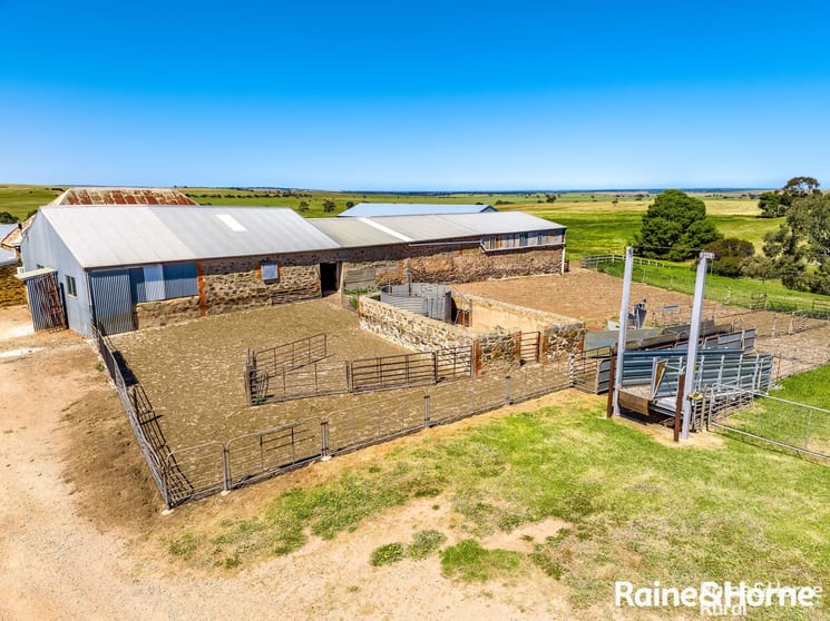 Click to view all images 173 Dalveen Road Woodchester SA 5255 - Image 3