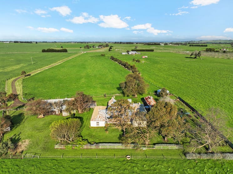 Click to view all images 845 Nalangil Road Corunnun VIC 3249 - Image 2